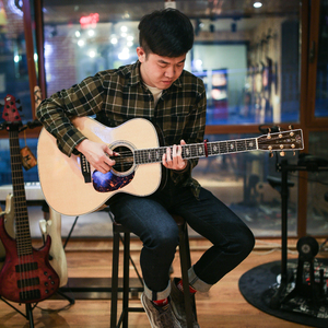 不二子赤身跳钢管舞免费观看
